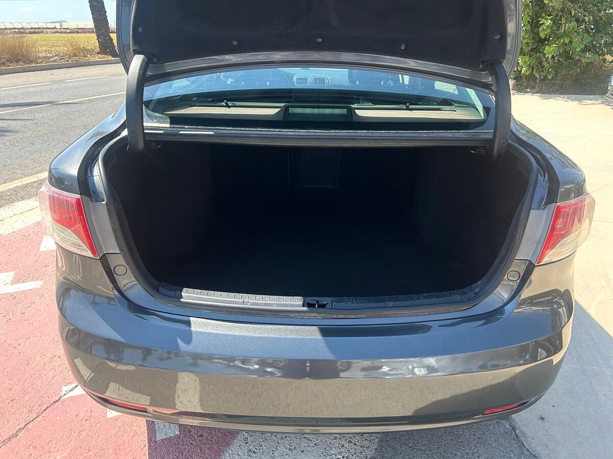 TOYOTA AVENSIS 2.2 D4D AUTO SPANISH LHD IN SPAIN 80000 MILES SUPERB 2009